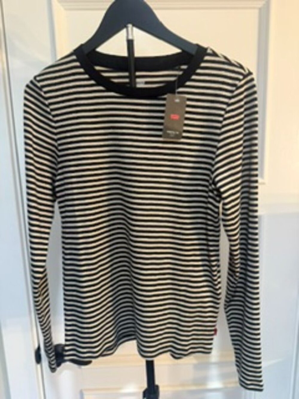 New Levi's women's LS Tshirt